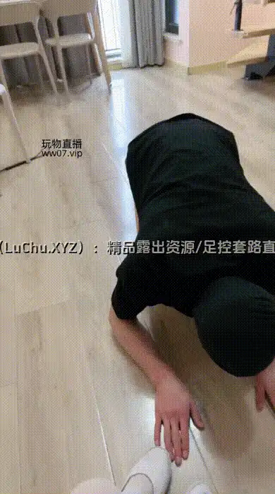 体操服玉足玩鸡鸡