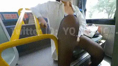 退网淫妻大神 #YQK 黑丝少妇戴跳蛋公交车上露出 #自购